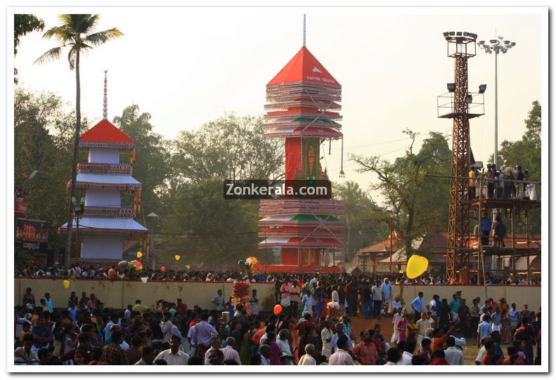 Theru kuthira at chettikulangara