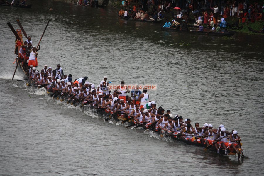 Payippad boat race 2012 photos 1