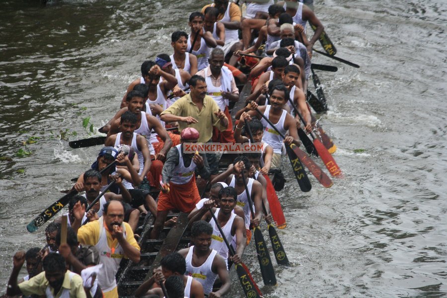 Payippad boat race 2012 pictures 8