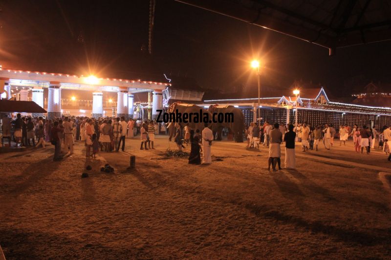 Poornathrayeesa temple vrischikotsavam photo 8 124