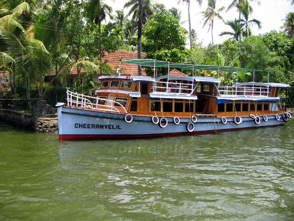 Private boat 6039