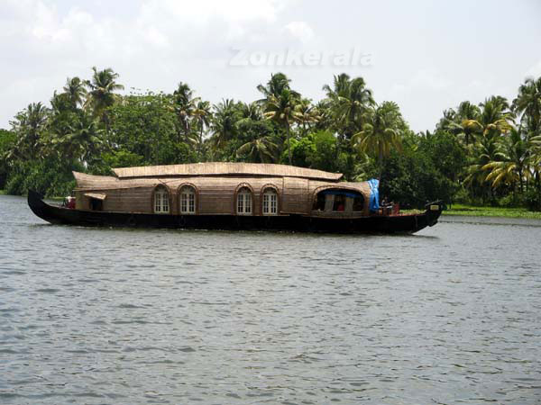 Houseboat 5977