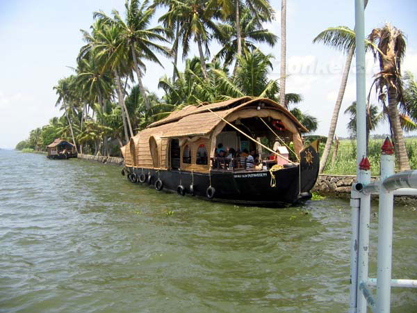 Houseboat 6083