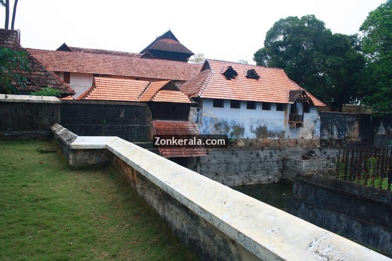 Padmanabhapuram palace backyard 4