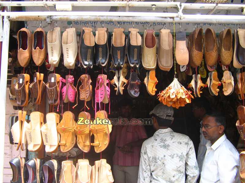 Kolhapuri chappals photo