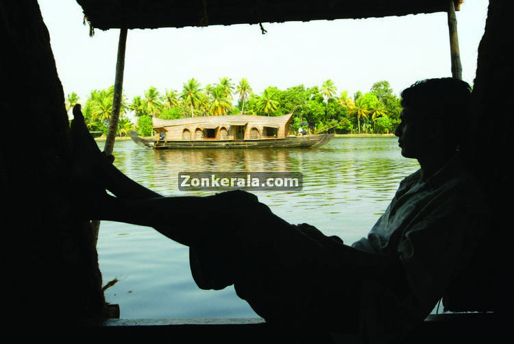 Houseboat picture