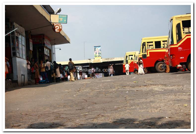 Kottayam bus stand platform 2