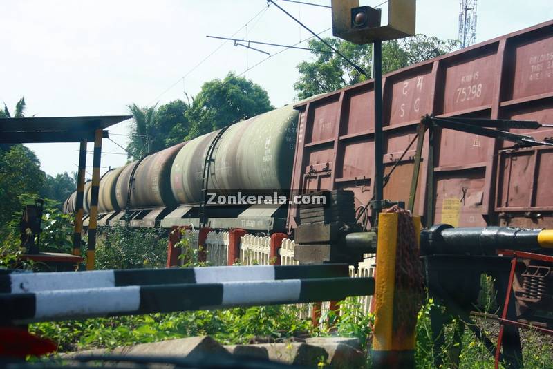 Haripad railway level cross 3