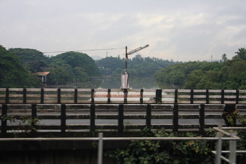 Kallayi puzha from train