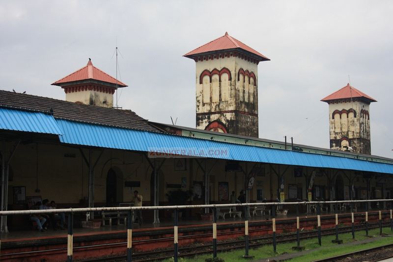 Kozhikode railway station photo