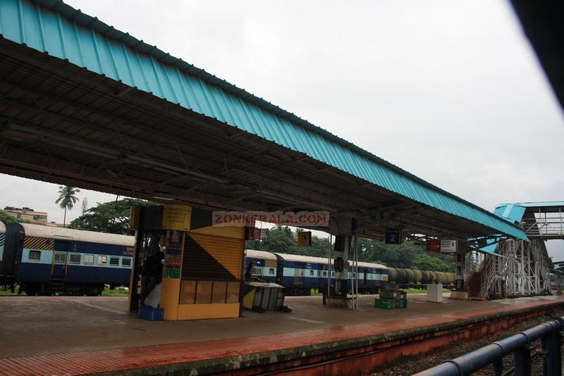 Payyannur north kerala railway platform