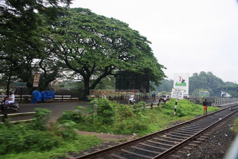 Train nearing kallayai puzha bridge