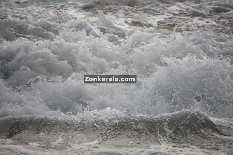 Sea at shanghumugham beach 3