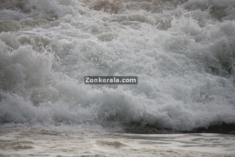 Sea at shanghumugham beach 5