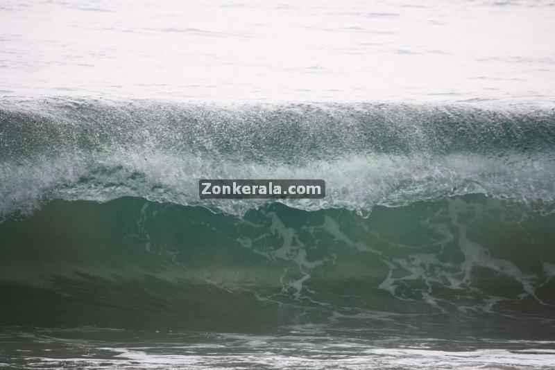 Sea at shanghumugham beach 6