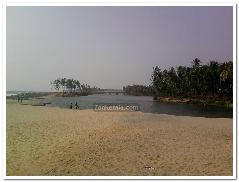 Varkala papanasam beach photo 1