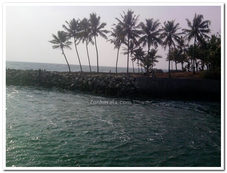 Varkala papanasam beach photo 8