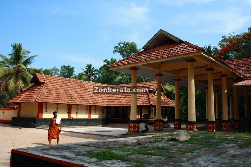 Haripad thrippakkudam siva temple 1