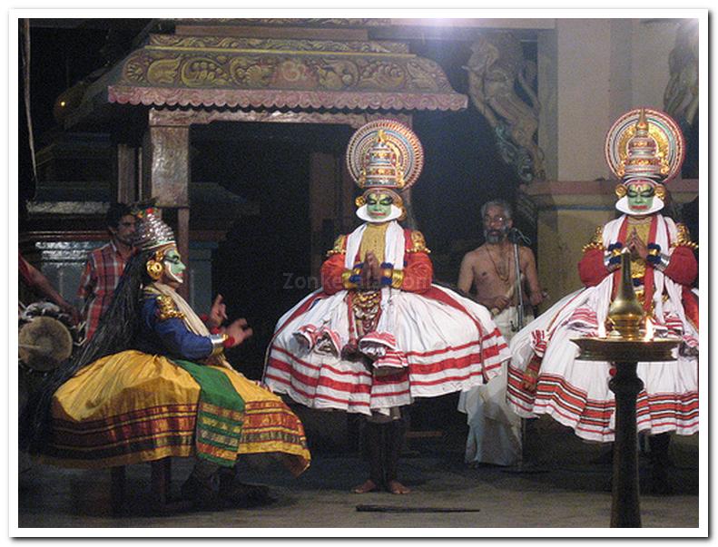 Kathakali in sreevallabha temple