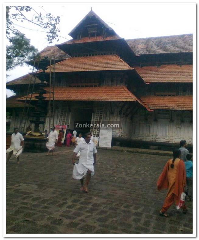 Vadakkumnathan temple thrissur