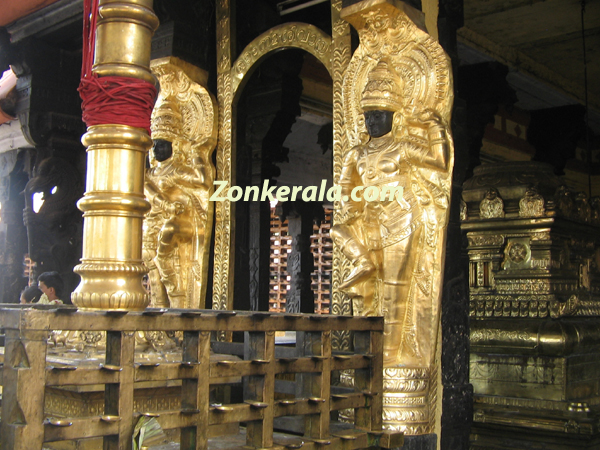 Vaikom dwarapalakar statues