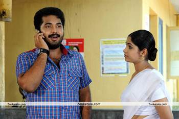 Malayalam Movie Ee Thirakkinidayil Review and Stills