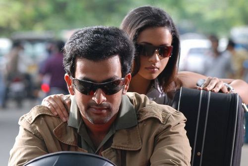 Malayalam Movie Robin Hood Review and Stills