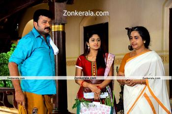 Malayalam Movie Ulakam Chuttum Valiban Review and Stills