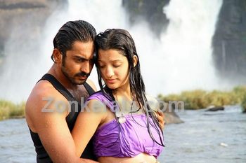 Malayalam Movie Vadamalli Review and Stills