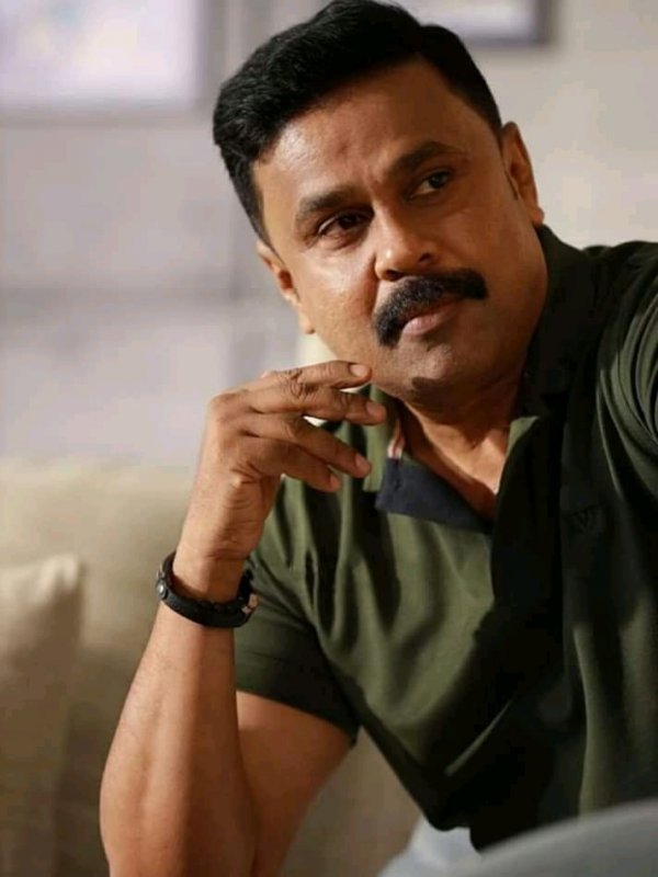 DILEEP MALAYALAM POPULAR MOVIE STARS HD IMAGES  NOW HIS NEW FILM RELEASE  KING LIAR  PHOTO PLUS GOLD  Big size image Film stillsSouth Actress  wallpapers Actress hq gallery