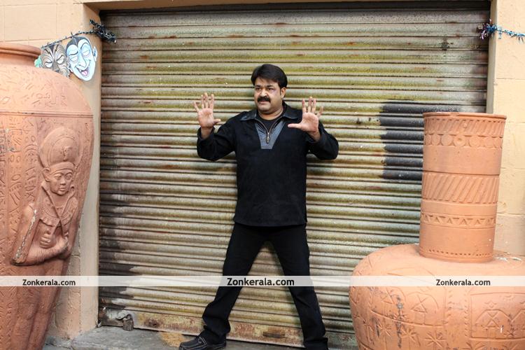 Mohanlal Photos From China Town 8