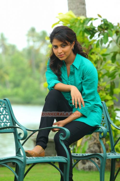 Amala Paul Stills 9771