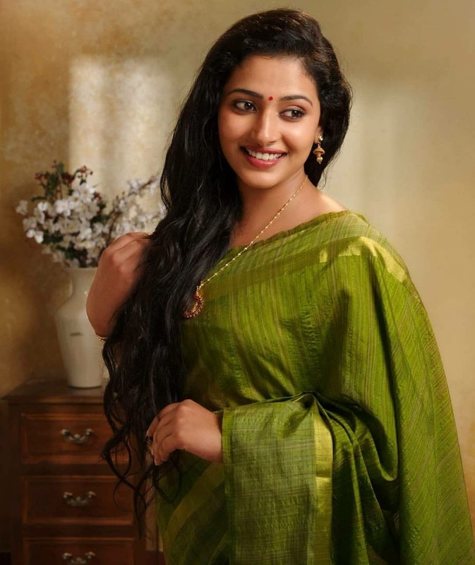 Actress Anu Sithara Photos
