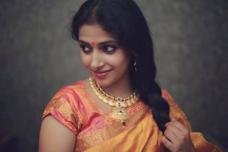 Album Anu Sithara 9573