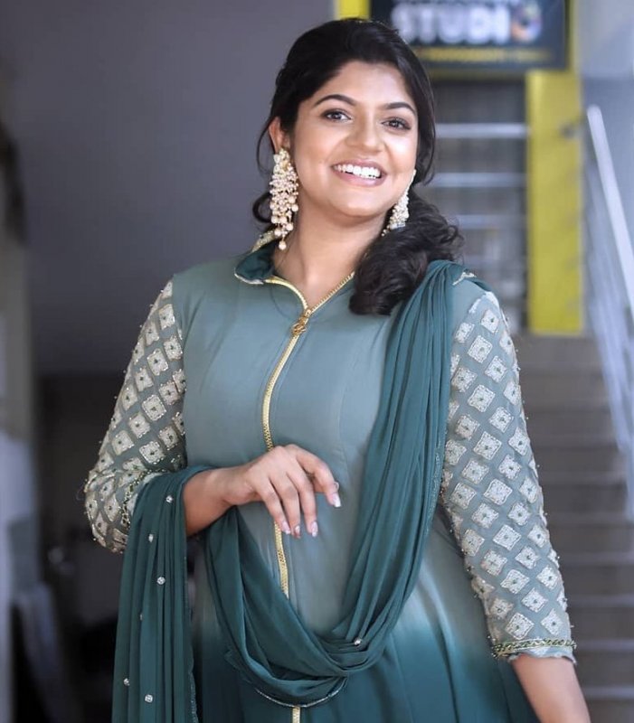 Apr 2020 Gallery Aparna Balamurali 5941