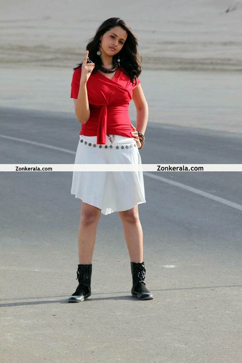 Bhavana Still From Arabiyum Ottakavum 2