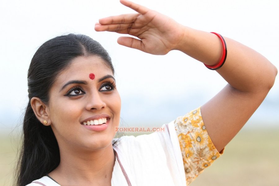 Actress Iniya Stills 6519