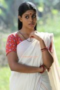 Iniya Stills 4812