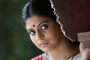 Iniya Stills 821