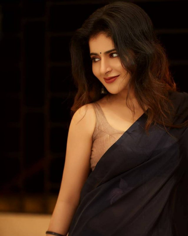 2020 Photos South Actress Iswarya Menon 8008