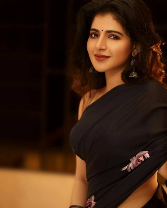 Iswarya Menon Malayalam Heroine 2020 Gallery 3018