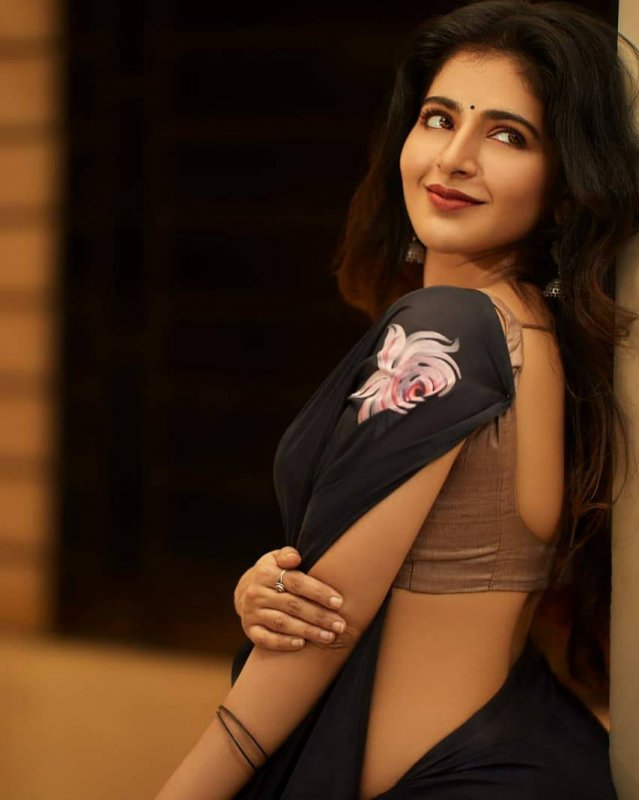 Iswarya Menon Movie Actress Recent Gallery 5805