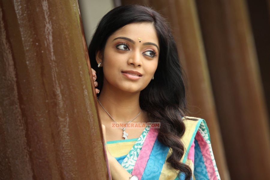 Actress Janani Iyer 551