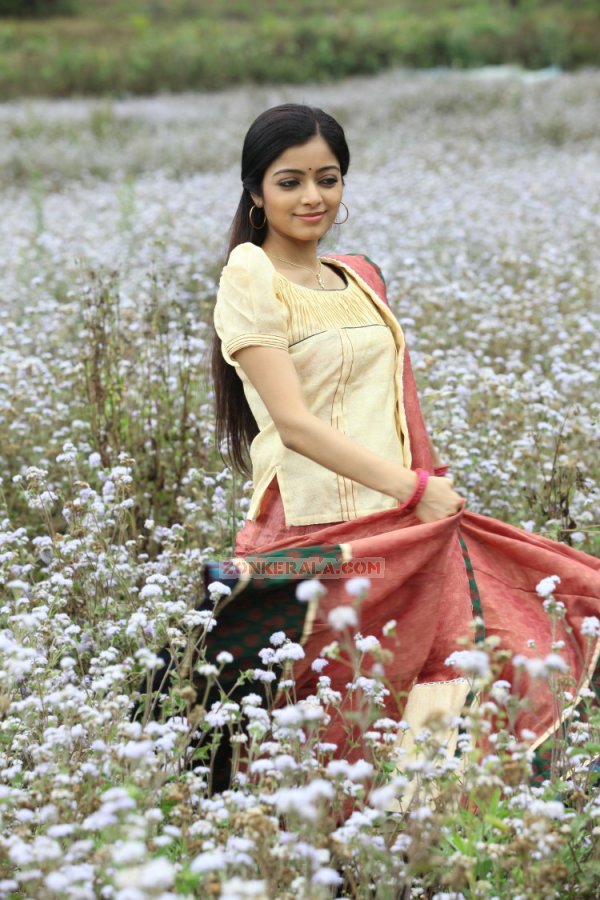 Actress Janani Iyer 6001