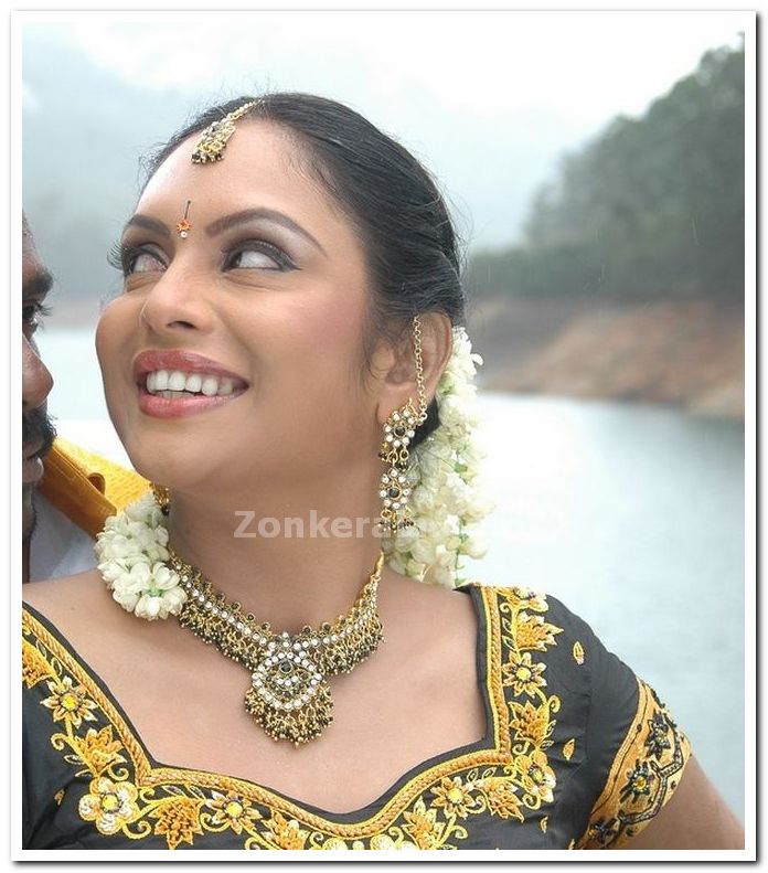 Actress Jyothirmayi Photos 2