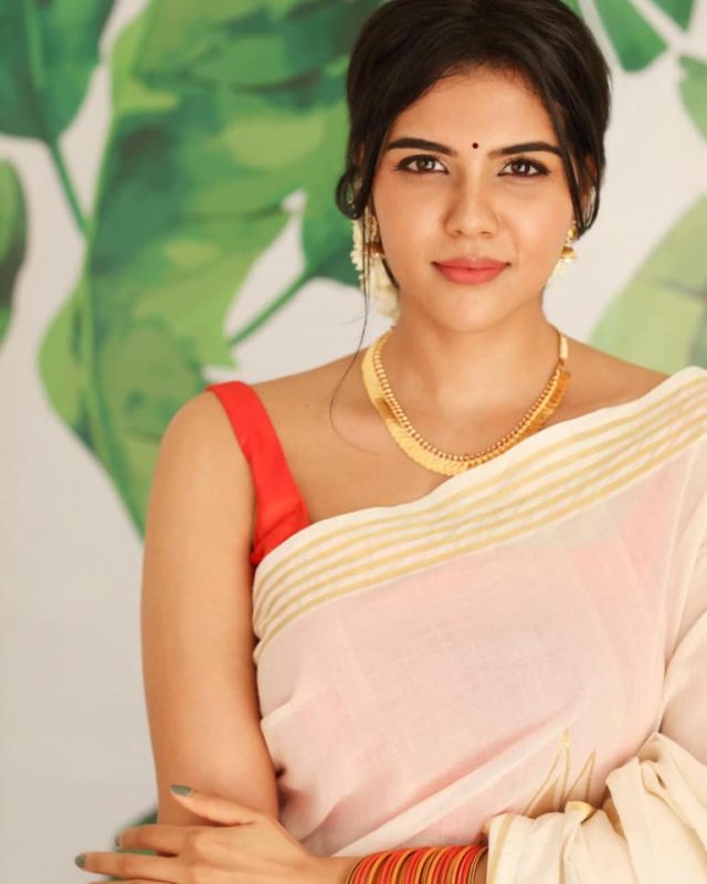 Kalyani Priyadarshan Malayalam Movie Actress New Wallpaper 5891