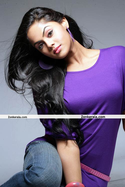 Karthika Nair Photos 10