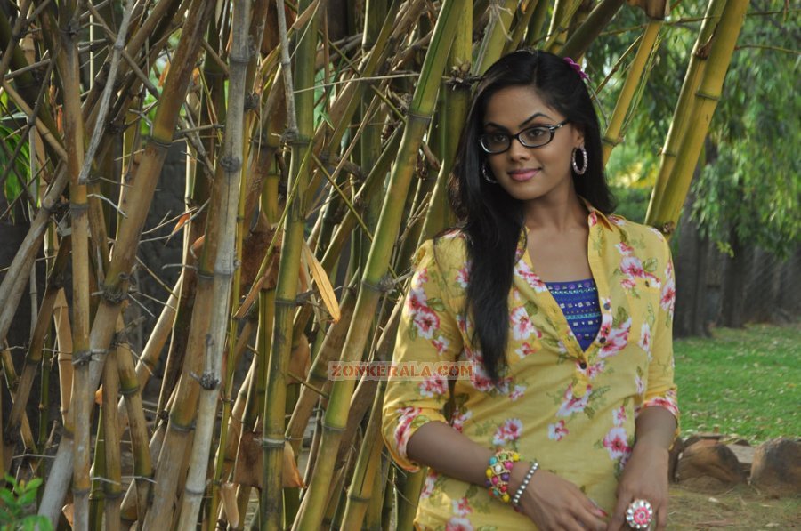 Karthika Nair Stills 9202