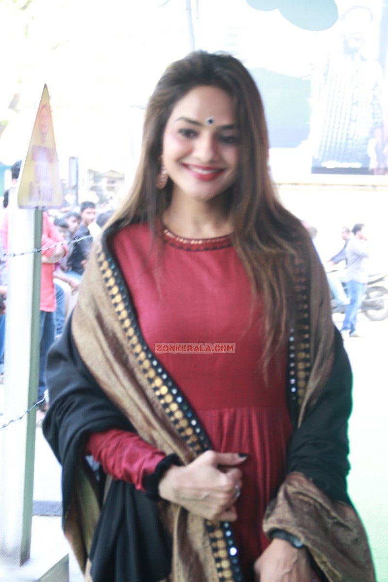 Actress Madhubala Photos 5813