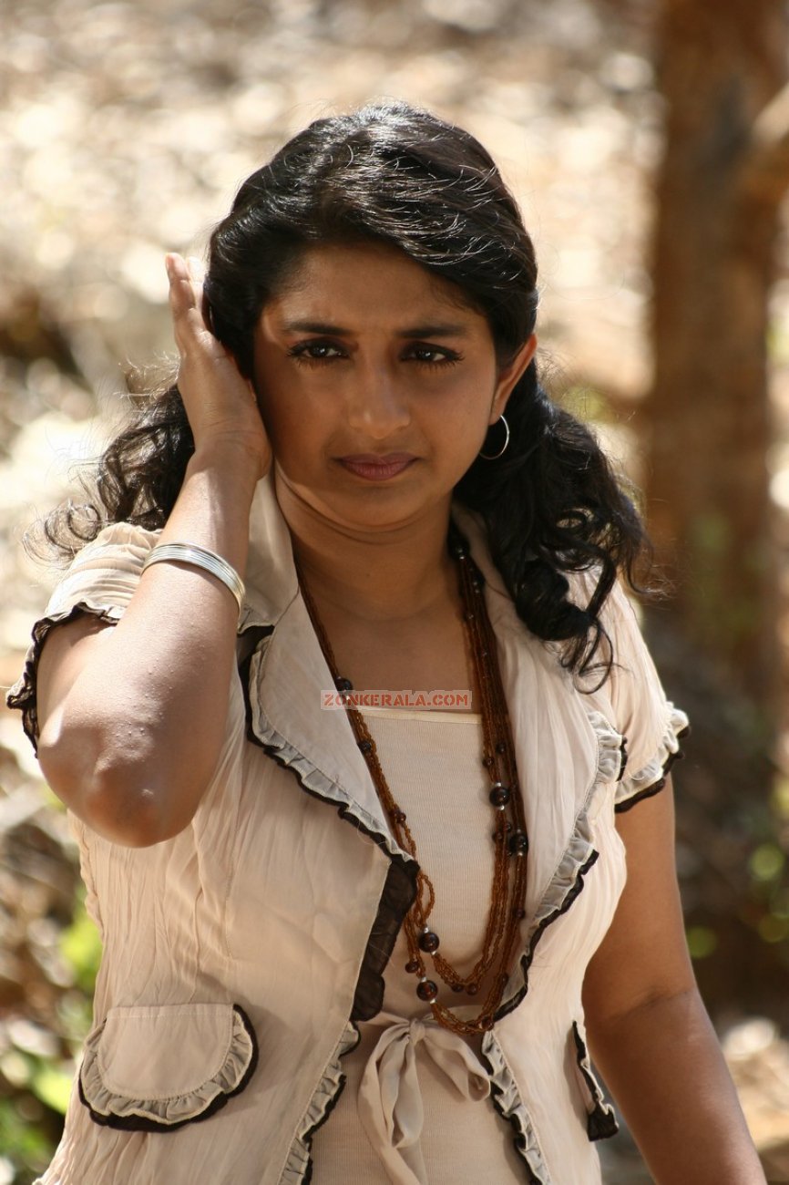 Malayalam Actress Meera Jasmine 5413